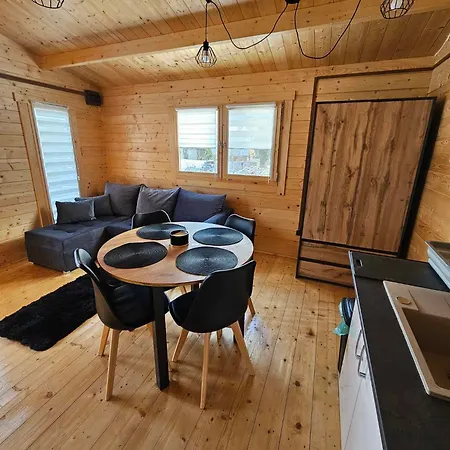 Letniskowe Przy Straznicy 라트코프