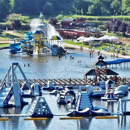 펜션 Letniskowe Przy Straznicy 라트코프