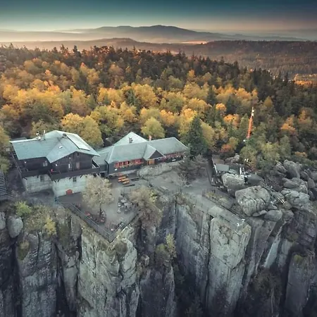 펜션 Letniskowe Przy Straznicy *