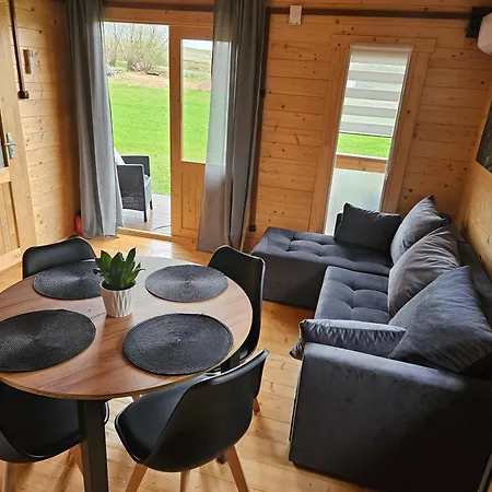 펜션 Letniskowe Przy Straznicy *