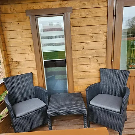 Holiday home Letniskowe Przy Straznicy *